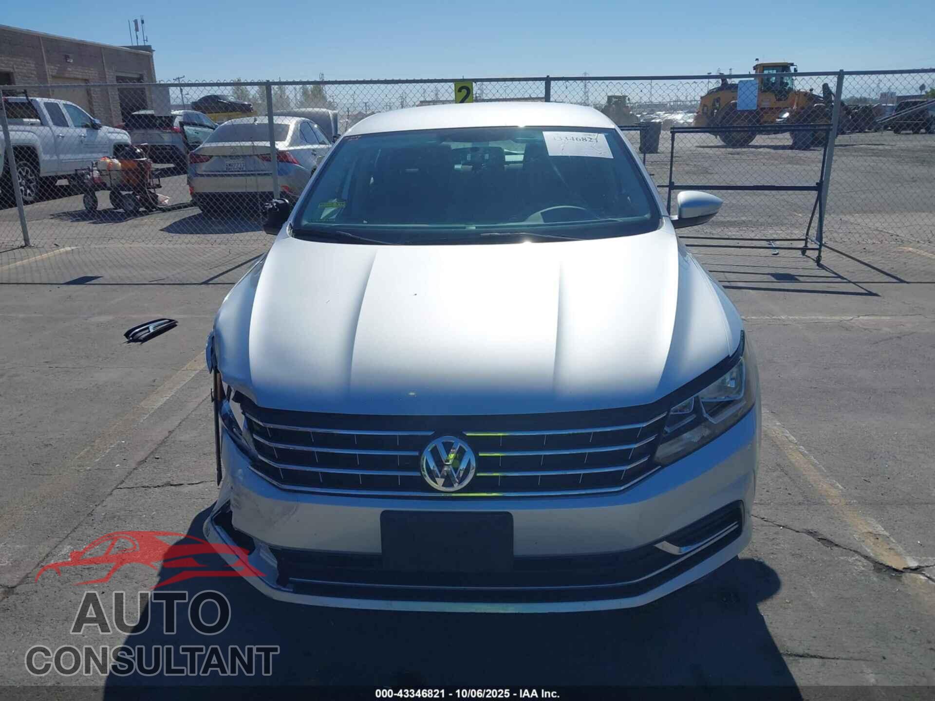VOLKSWAGEN PASSAT 2017 - 1VWAT7A35HC061932