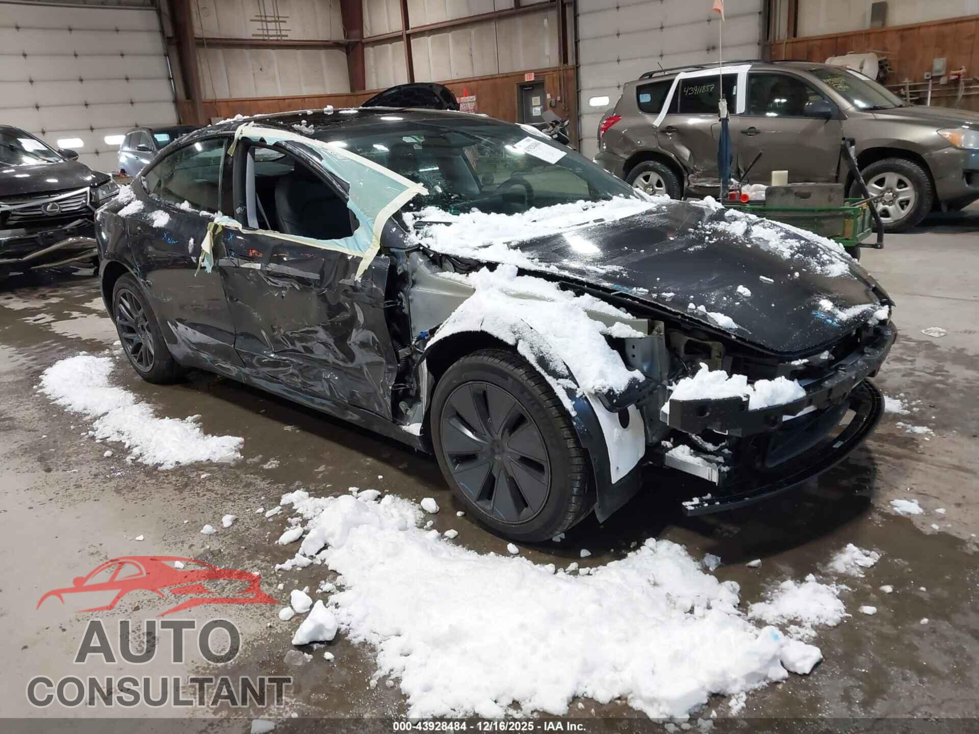 TESLA MODEL 3 2025 - 5YJ3E1EA0SF030030
