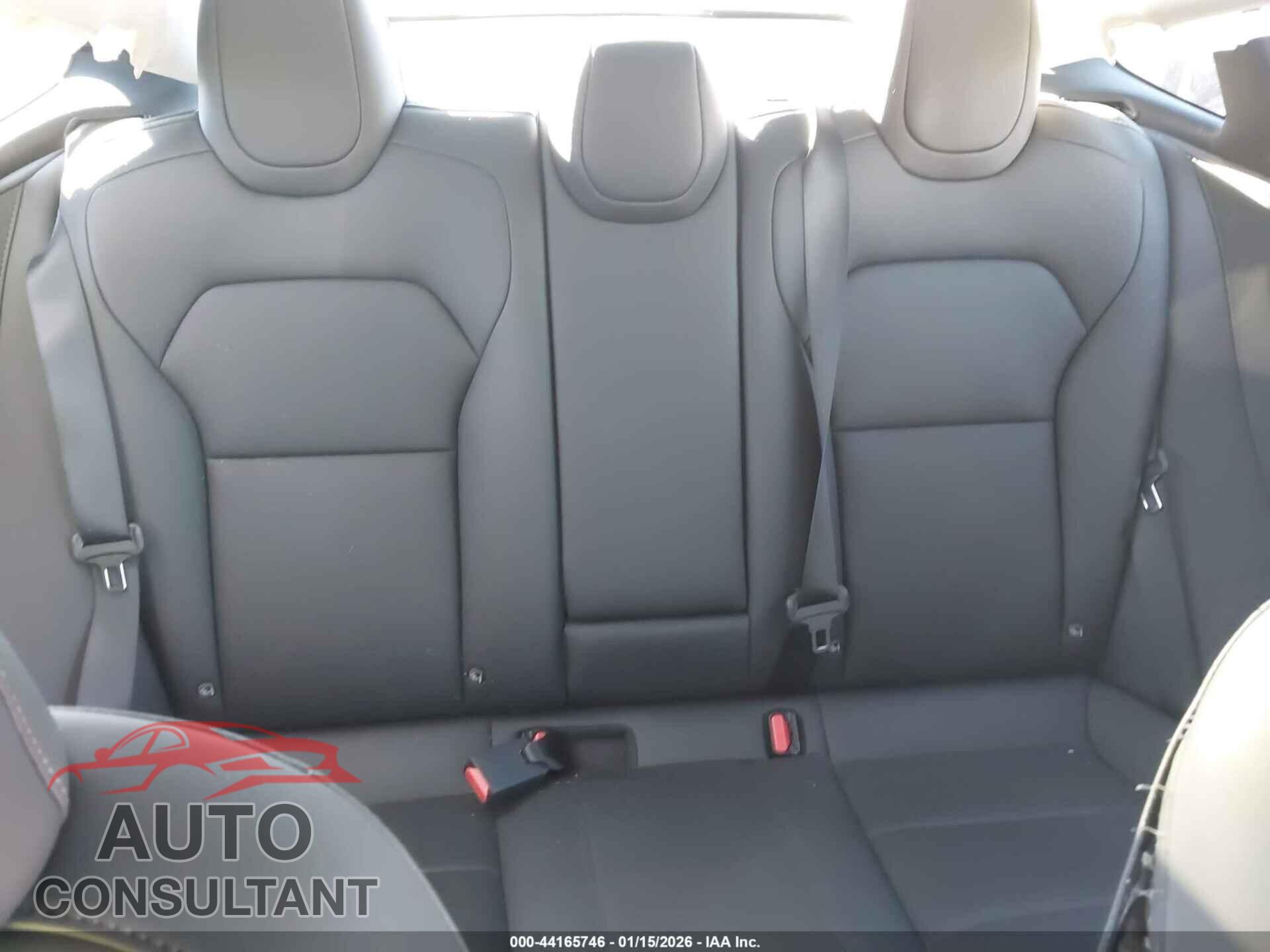 TESLA MODEL 3 2024 - 5YJ3E1EA3RF724947