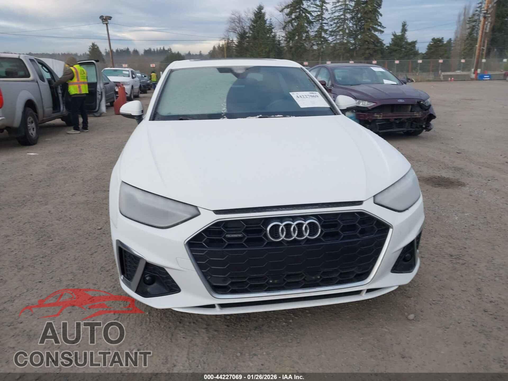 AUDI A4 2023 - WAUDAAF40PN001061