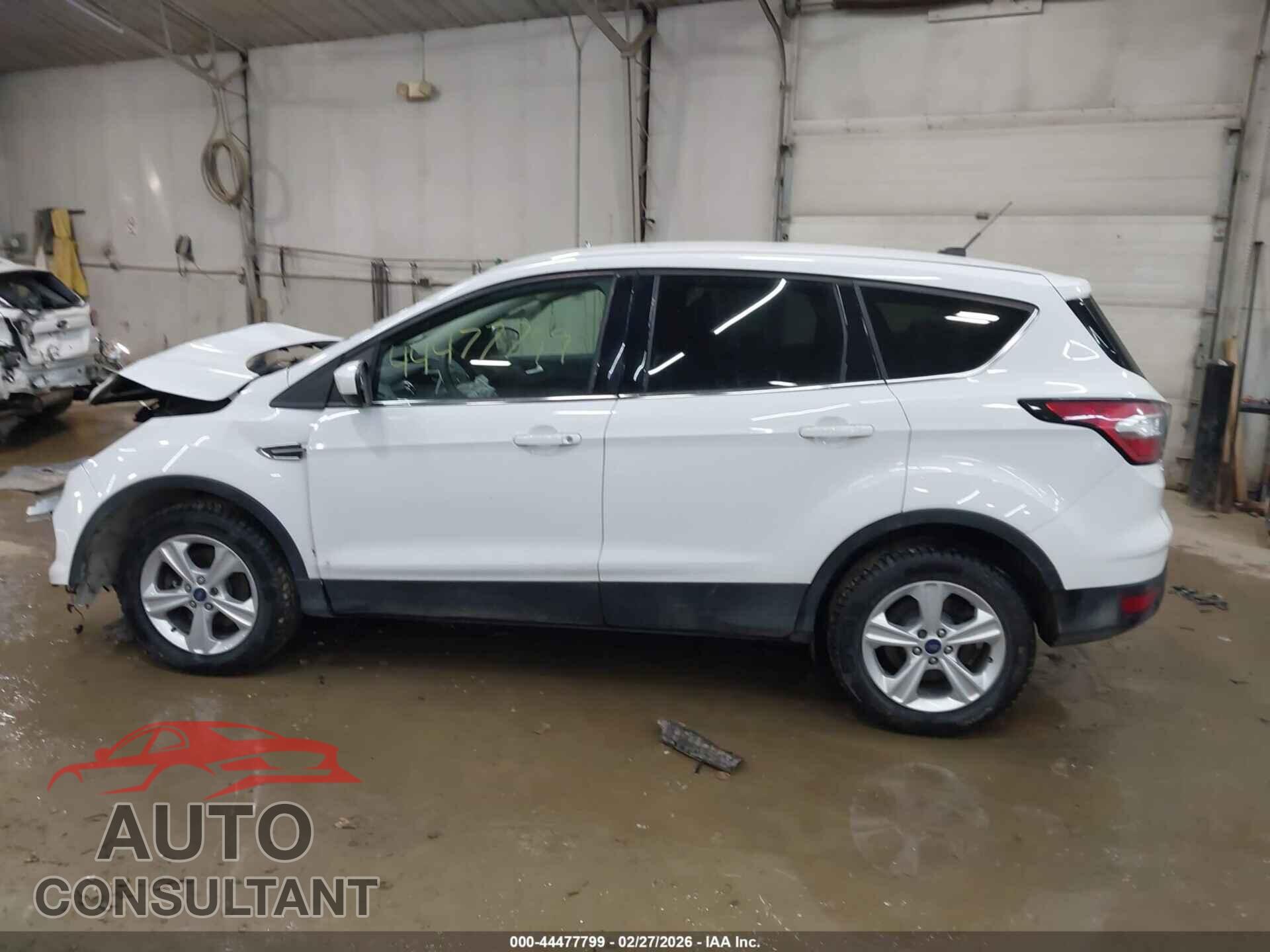 FORD ESCAPE 2017 - 1FMCU9GD4HUD37382