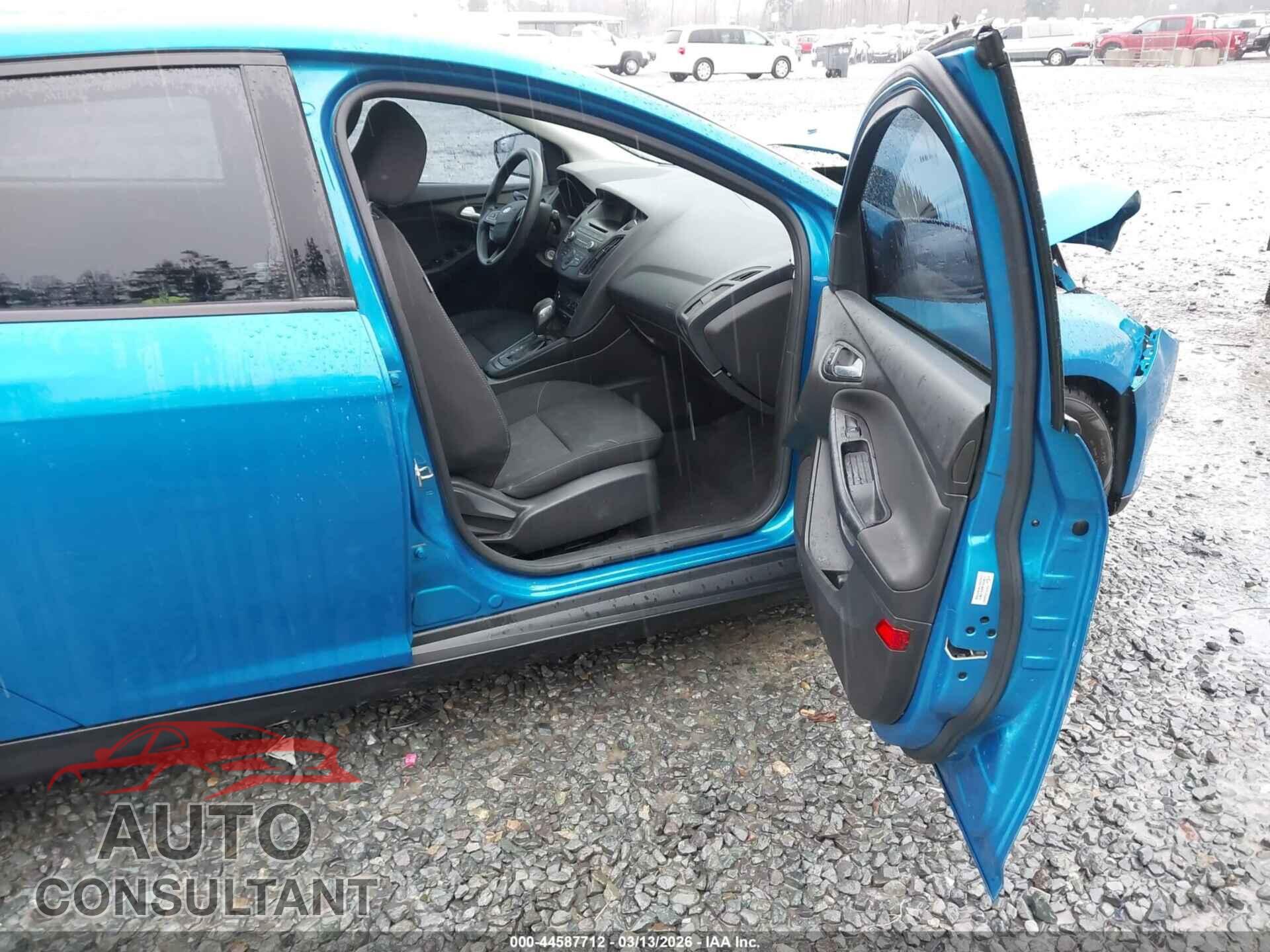 FORD FOCUS 2017 - 1FADP3F27HL236183