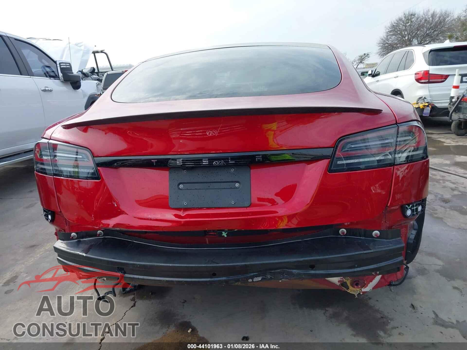 TESLA MODEL S 2024 - 5YJSA1E56RF532528
