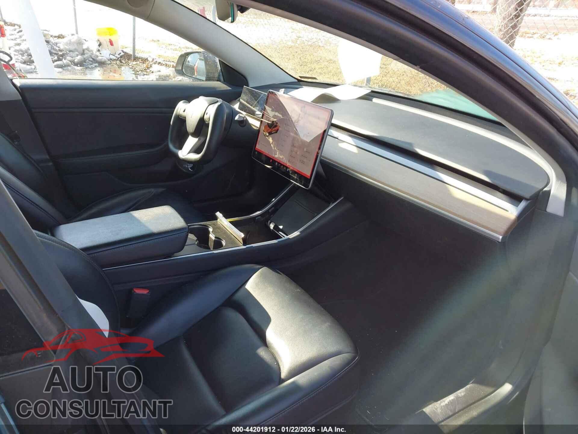 TESLA MODEL 3 2019 - 5YJ3E1EB2KF520722