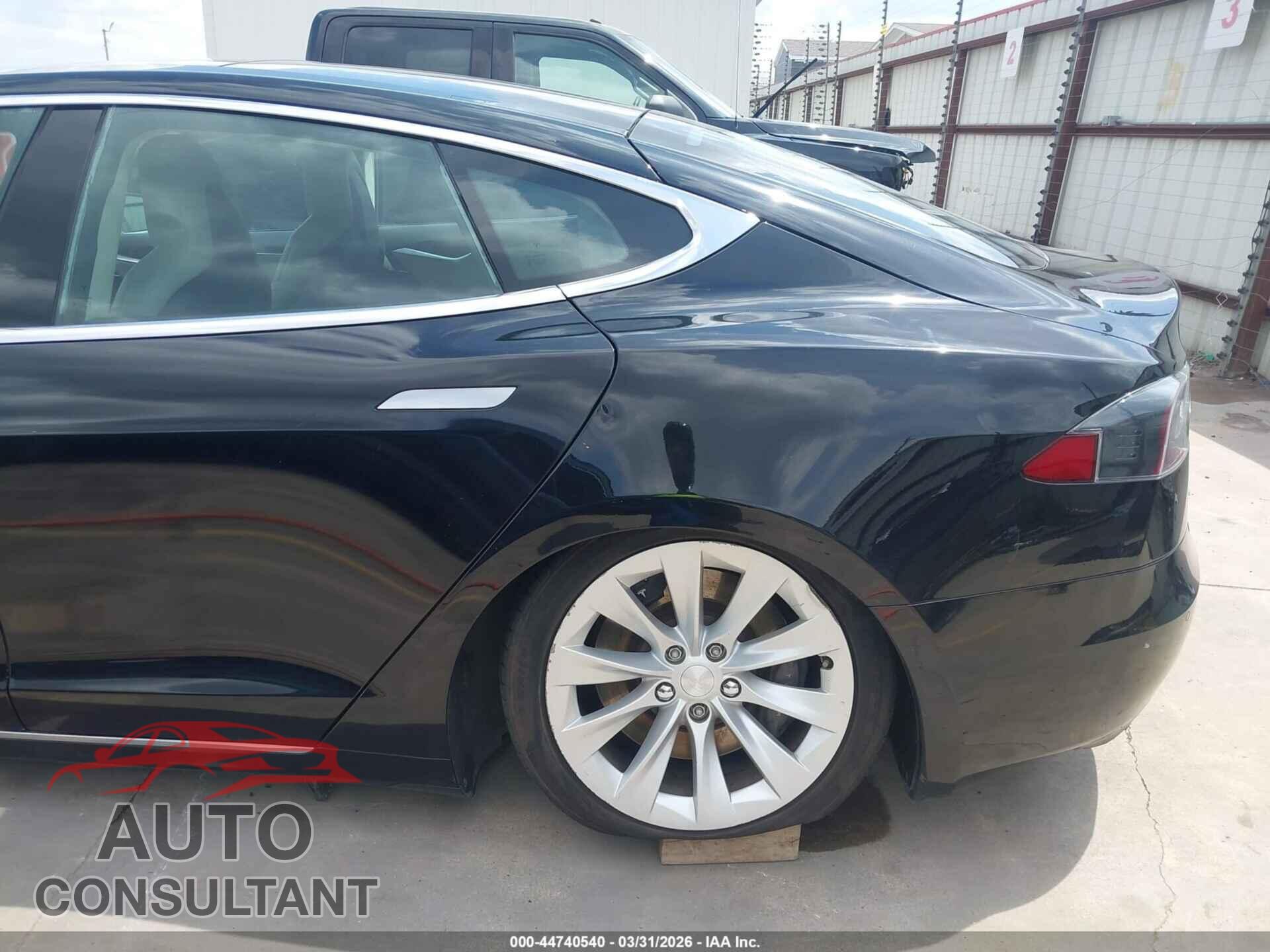 TESLA MODEL S 2016 - 5YJSA1E15GF152753