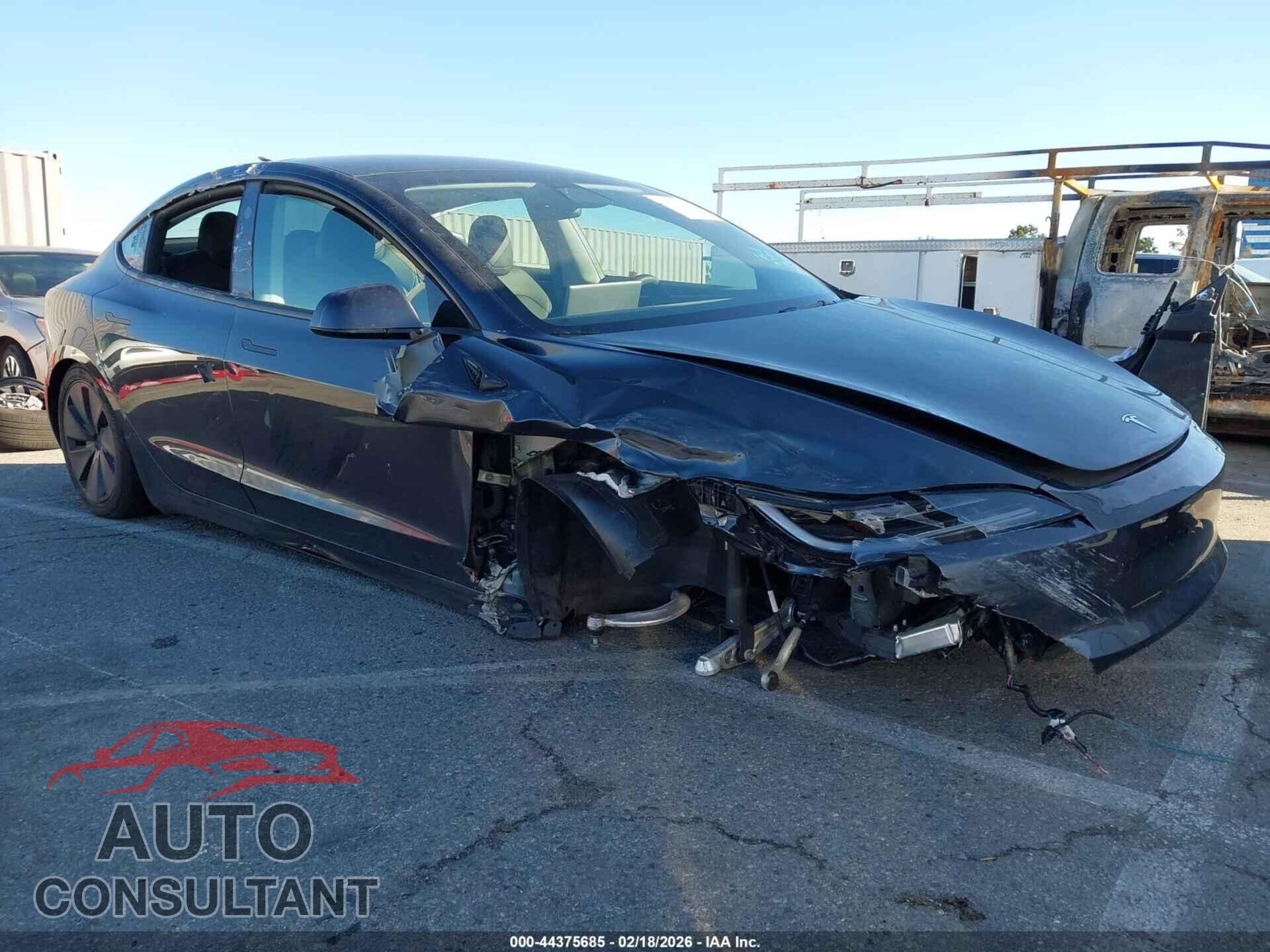 TESLA MODEL 3 2024 - 5YJ3E1EA1RF743089
