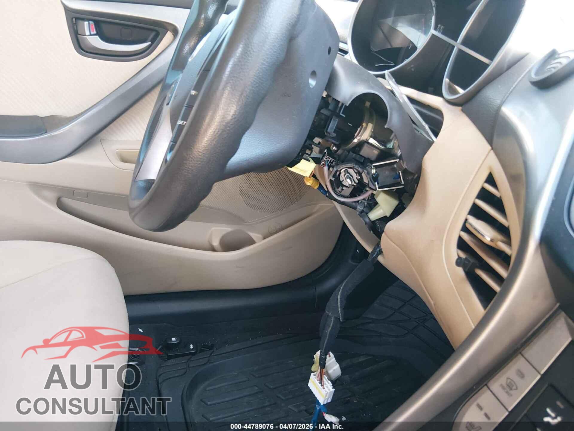 HYUNDAI ELANTRA 2013 - KMHDH4AE2DU940757