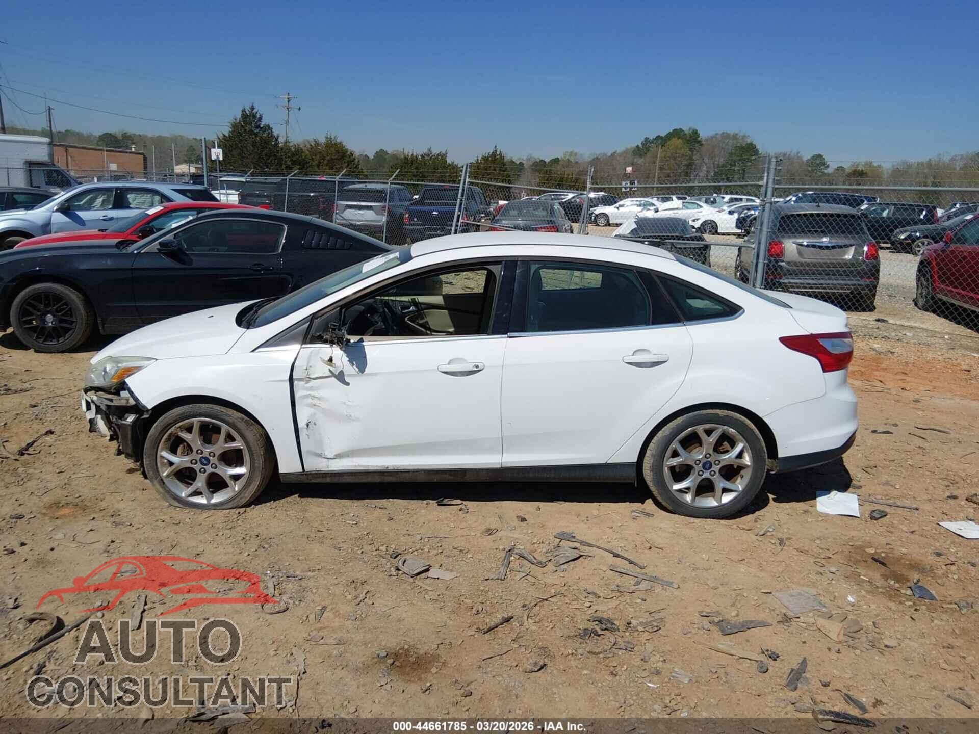 FORD FOCUS 2012 - 1FAHP3H24CL297952