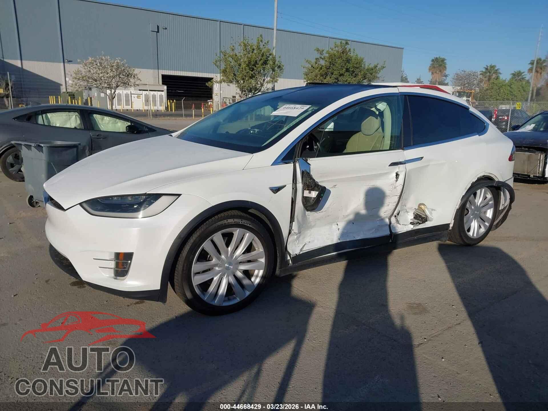 TESLA MODEL X 2017 - 5YJXCBE21HF041665