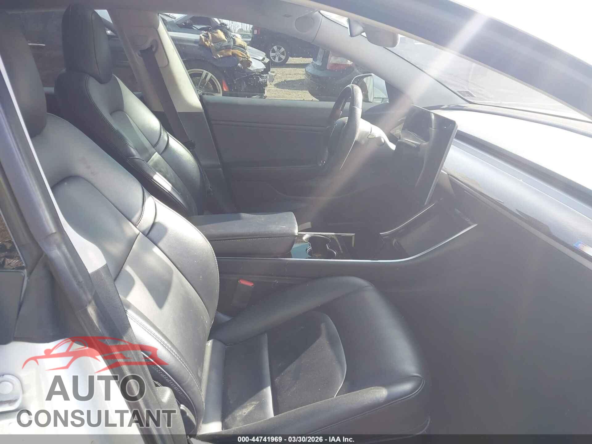 TESLA MODEL 3 2018 - 5YJ3E1EA0JF005823