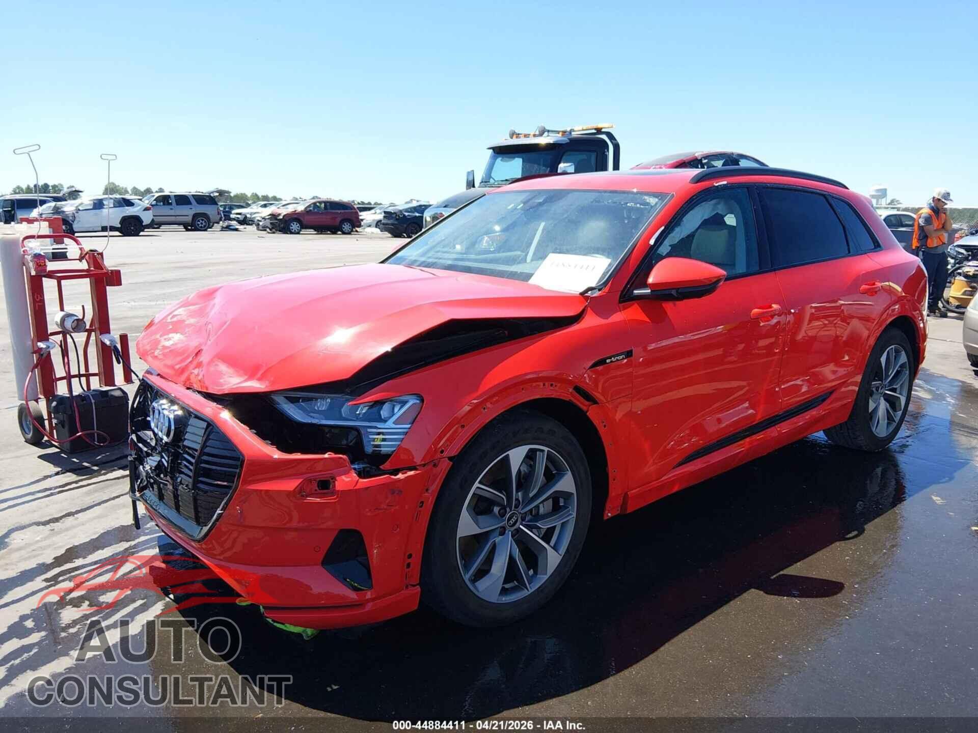 AUDI E-TRON 2021 - WA1LAAGE8MB036136