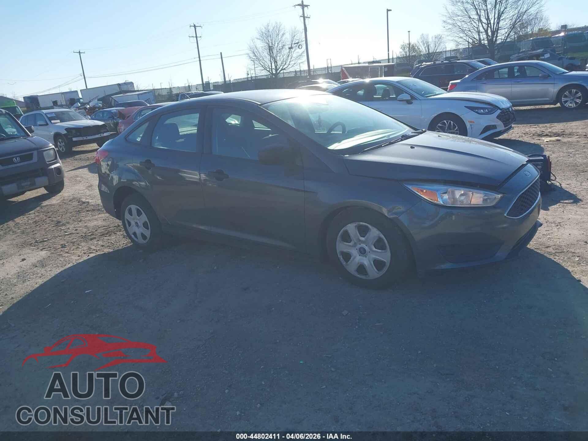 FORD FOCUS 2017 - 1FADP3E20HL336143