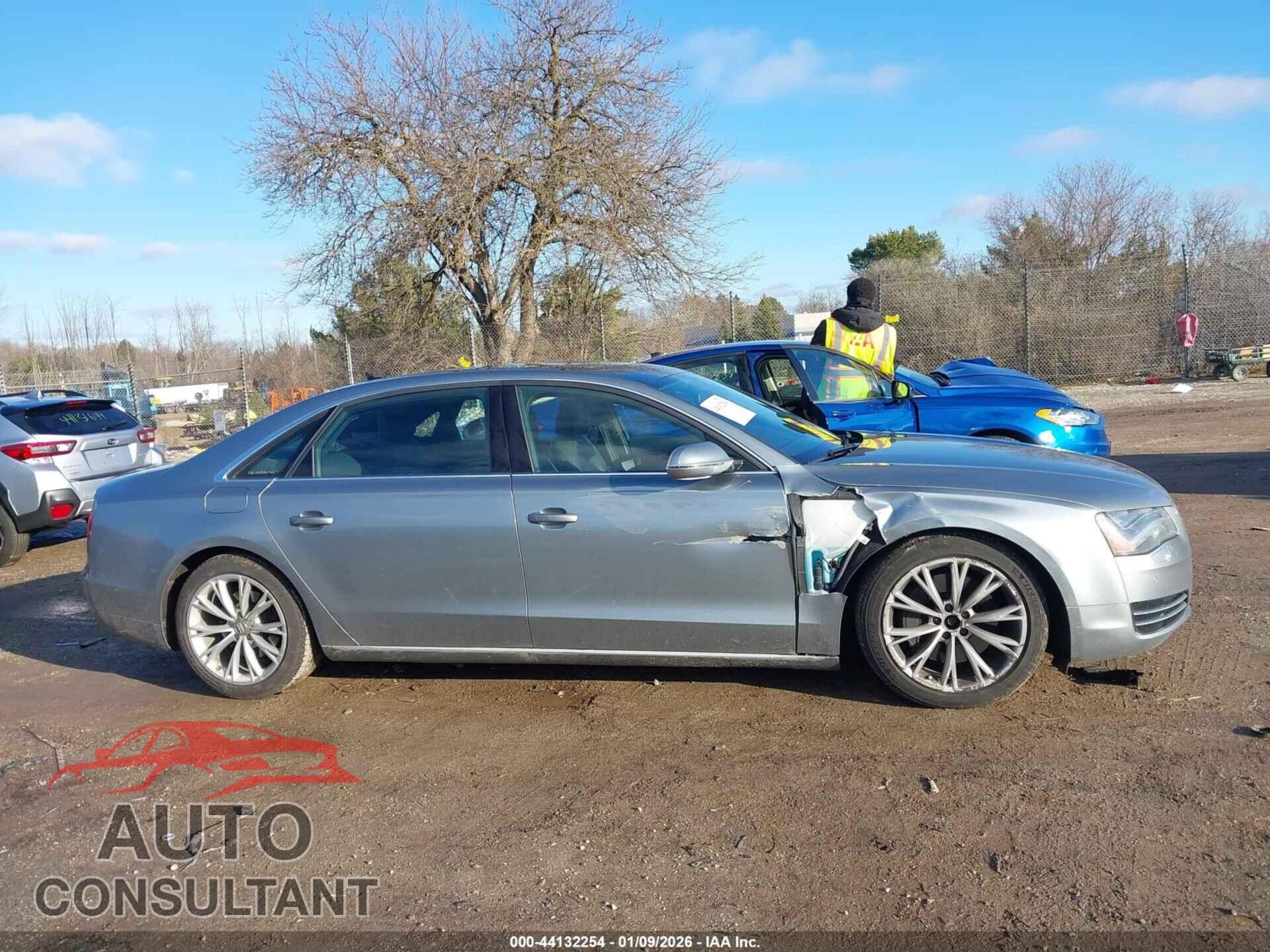 AUDI A8 L 2013 - WAURGAFD2DN013664