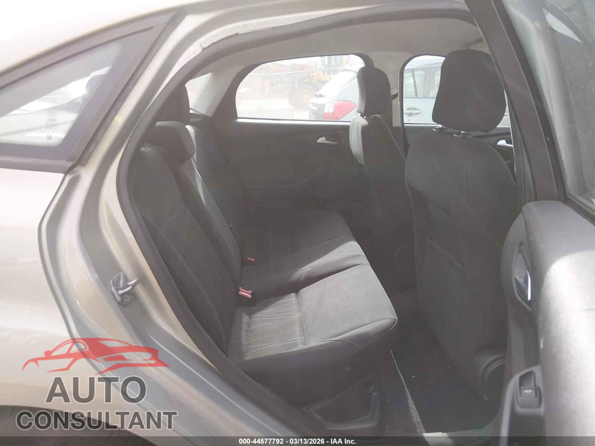FORD FOCUS 2015 - 1FADP3F2XFL346965