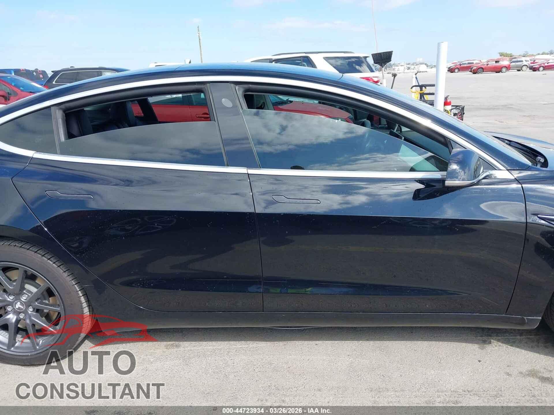 TESLA MODEL 3 2019 - 5YJ3E1EB5KF385672