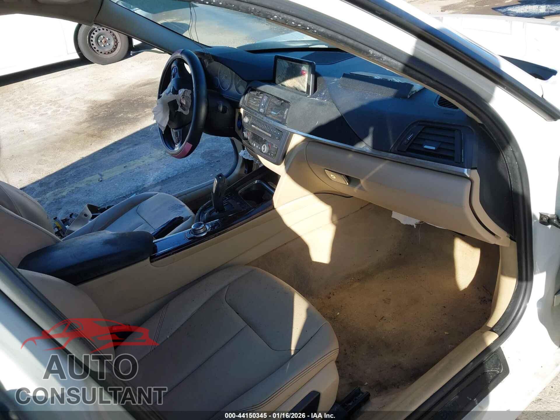 BMW 320I 2013 - WBA3B1C5XDF462084