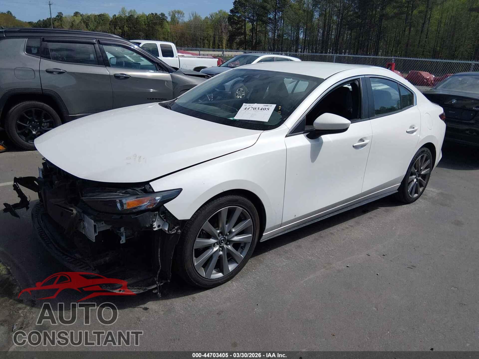 MAZDA MAZDA3 2019 - JM1BPACLXK1107182