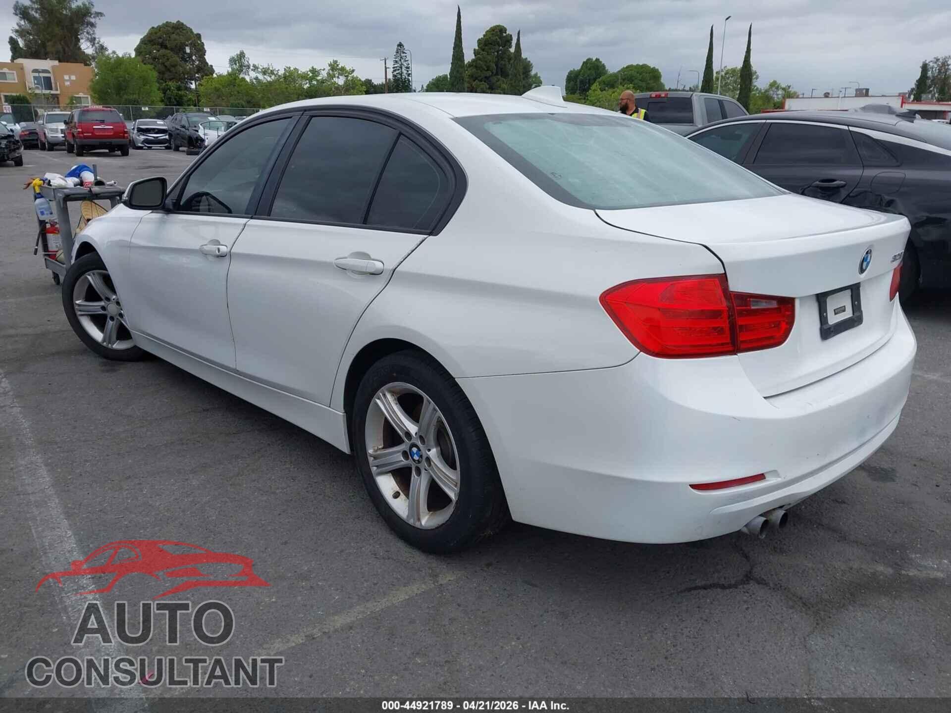 BMW 328I 2013 - WBA3C1C55DF436697