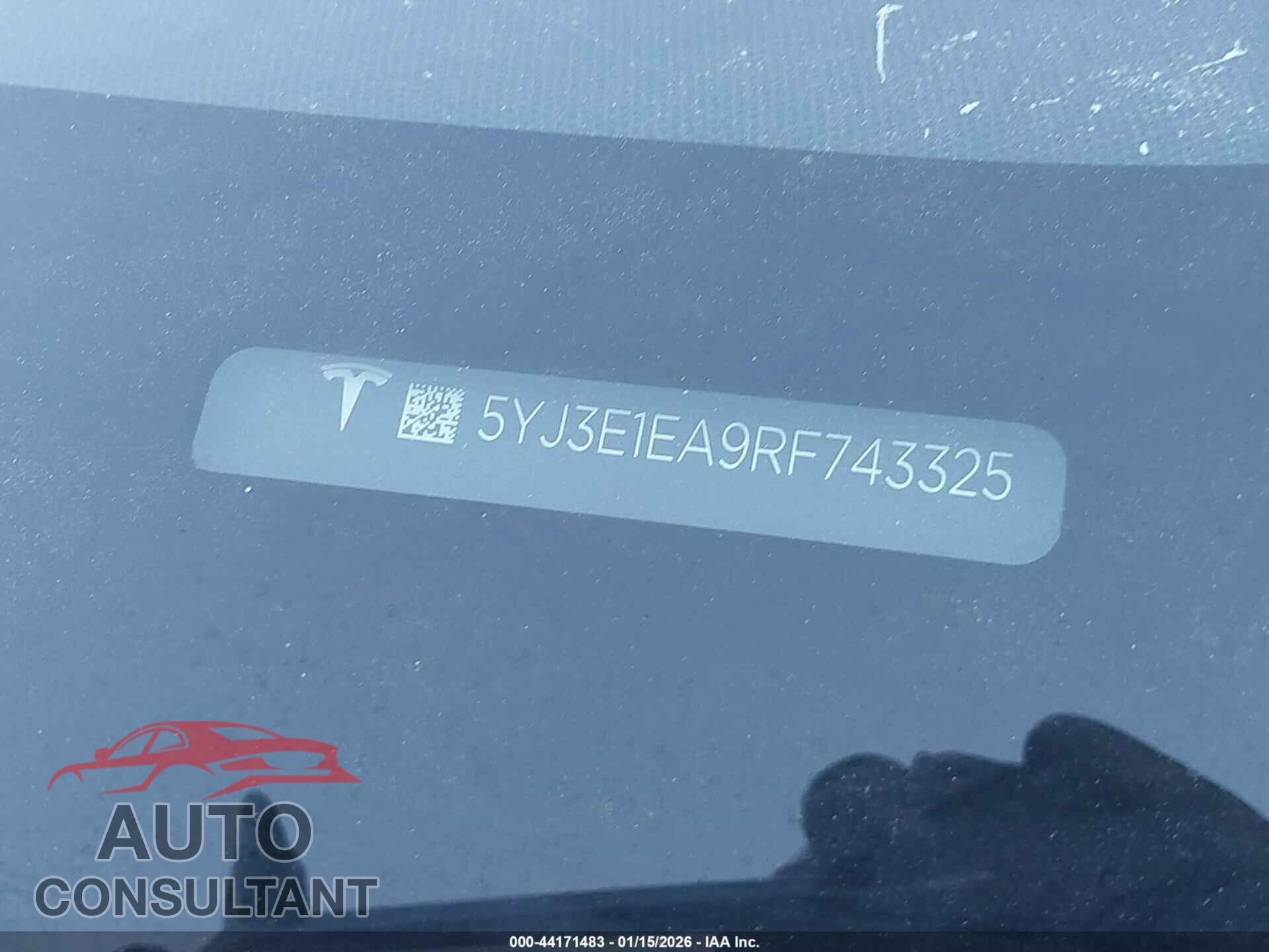 TESLA MODEL 3 2024 - 5YJ3E1EA9RF743325