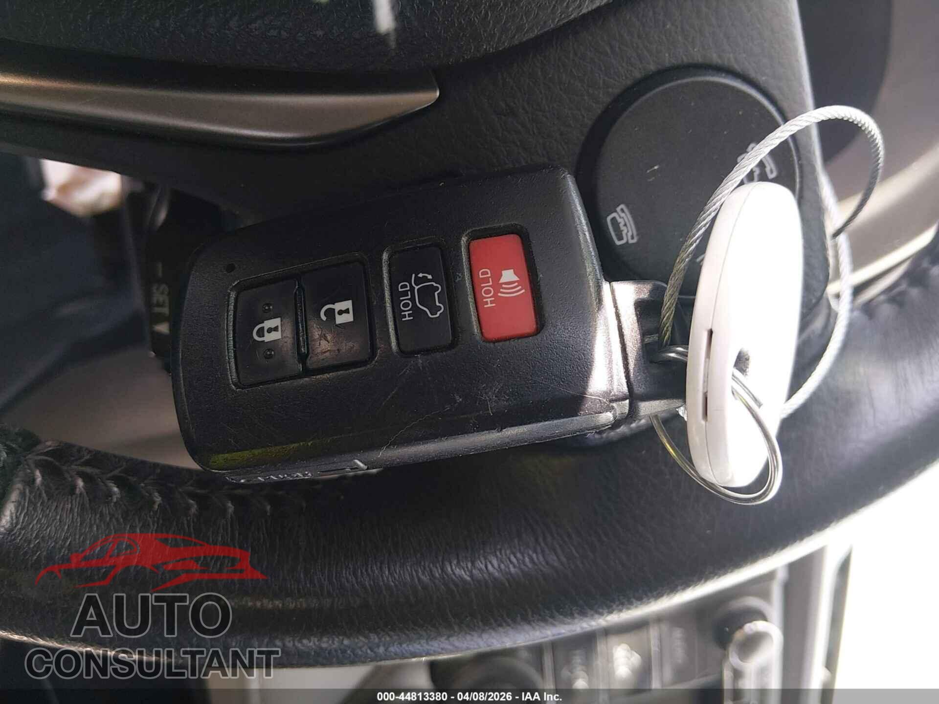 TOYOTA RAV4 2013 - 2T3DFREV4DW112357