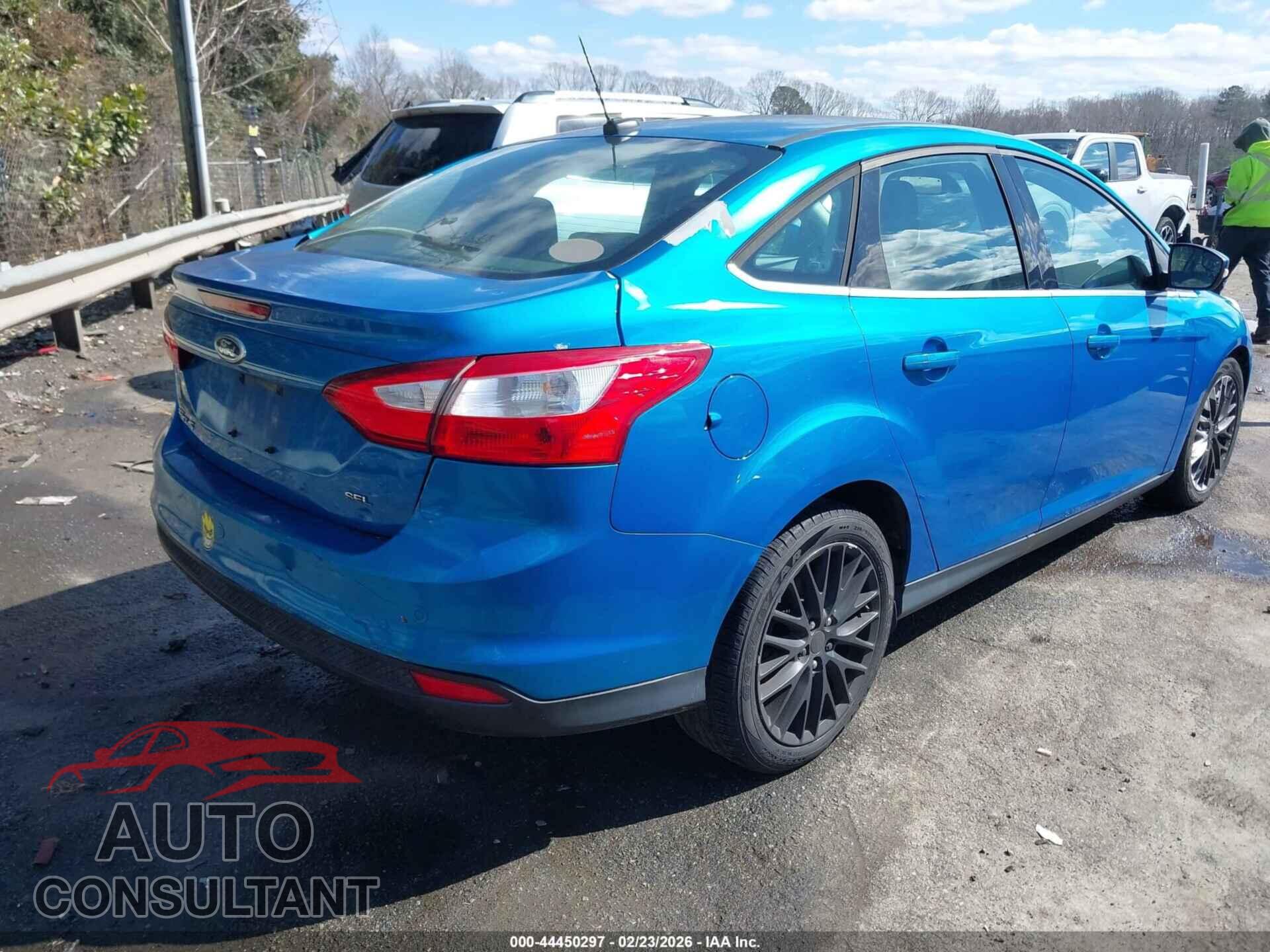 FORD FOCUS 2012 - 1FAHP3H28CL101558