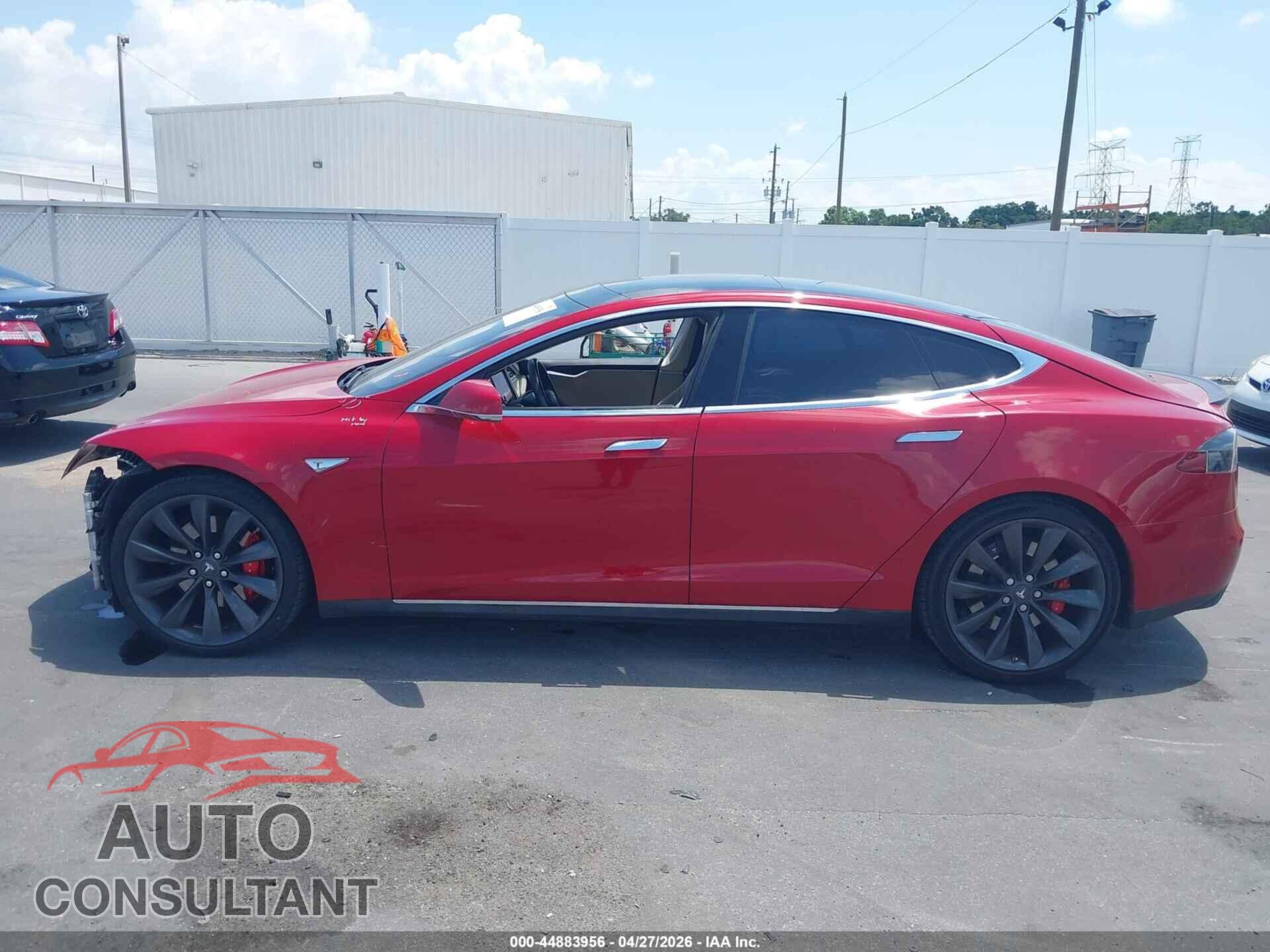 TESLA MODEL S 2015 - 5YJSA1E44FF105867