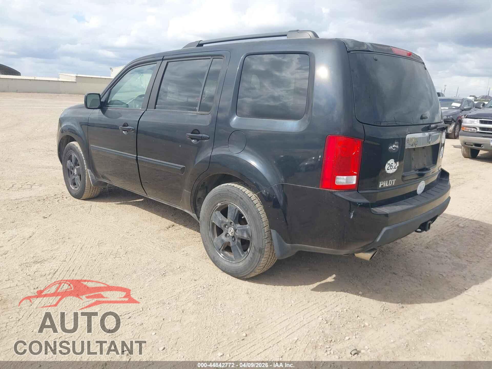 HONDA PILOT 2011 - 5FNYF4H56BB057591