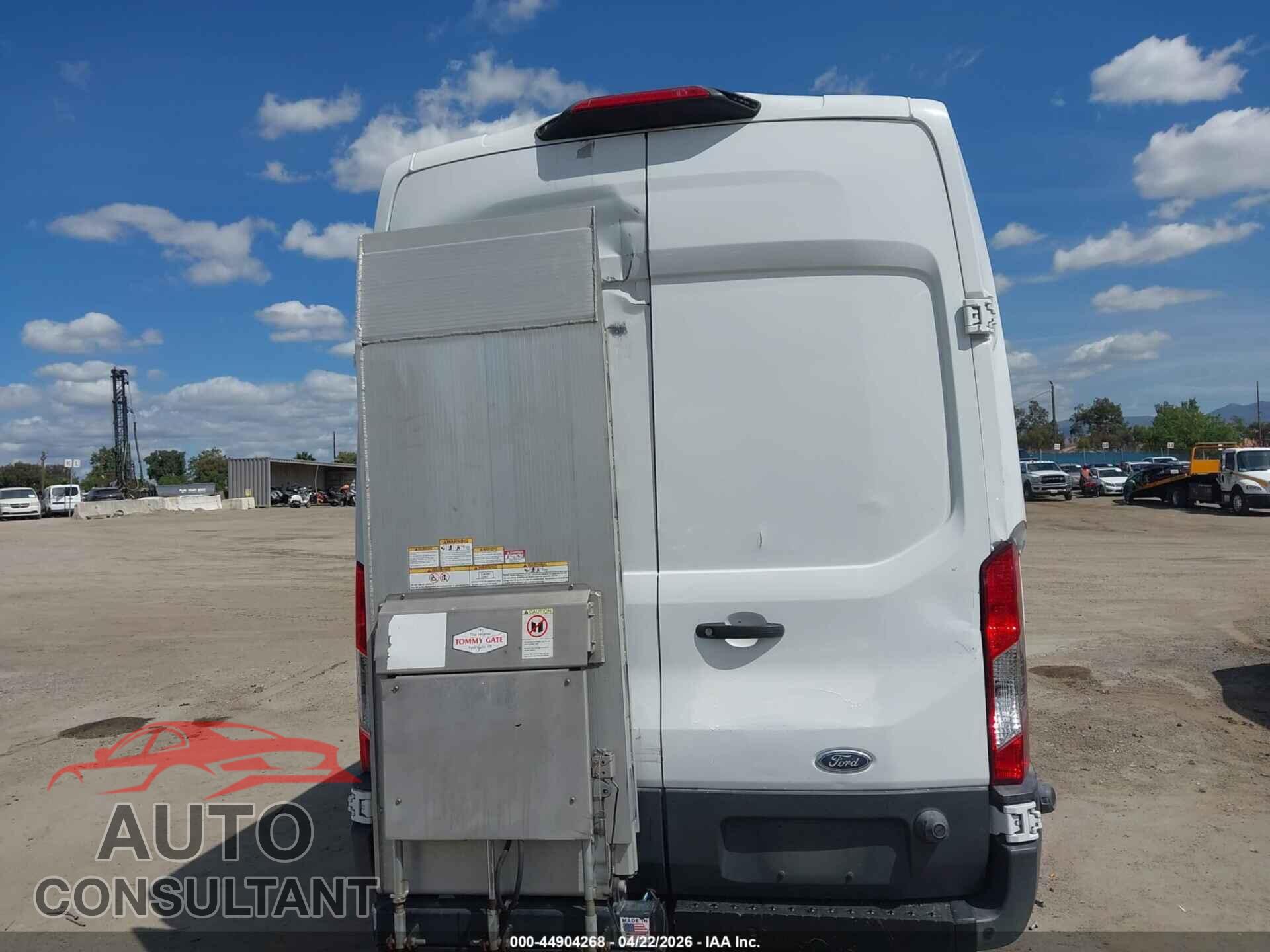 FORD TRANSIT-250 2018 - 1FTYR2XM0JKB09190