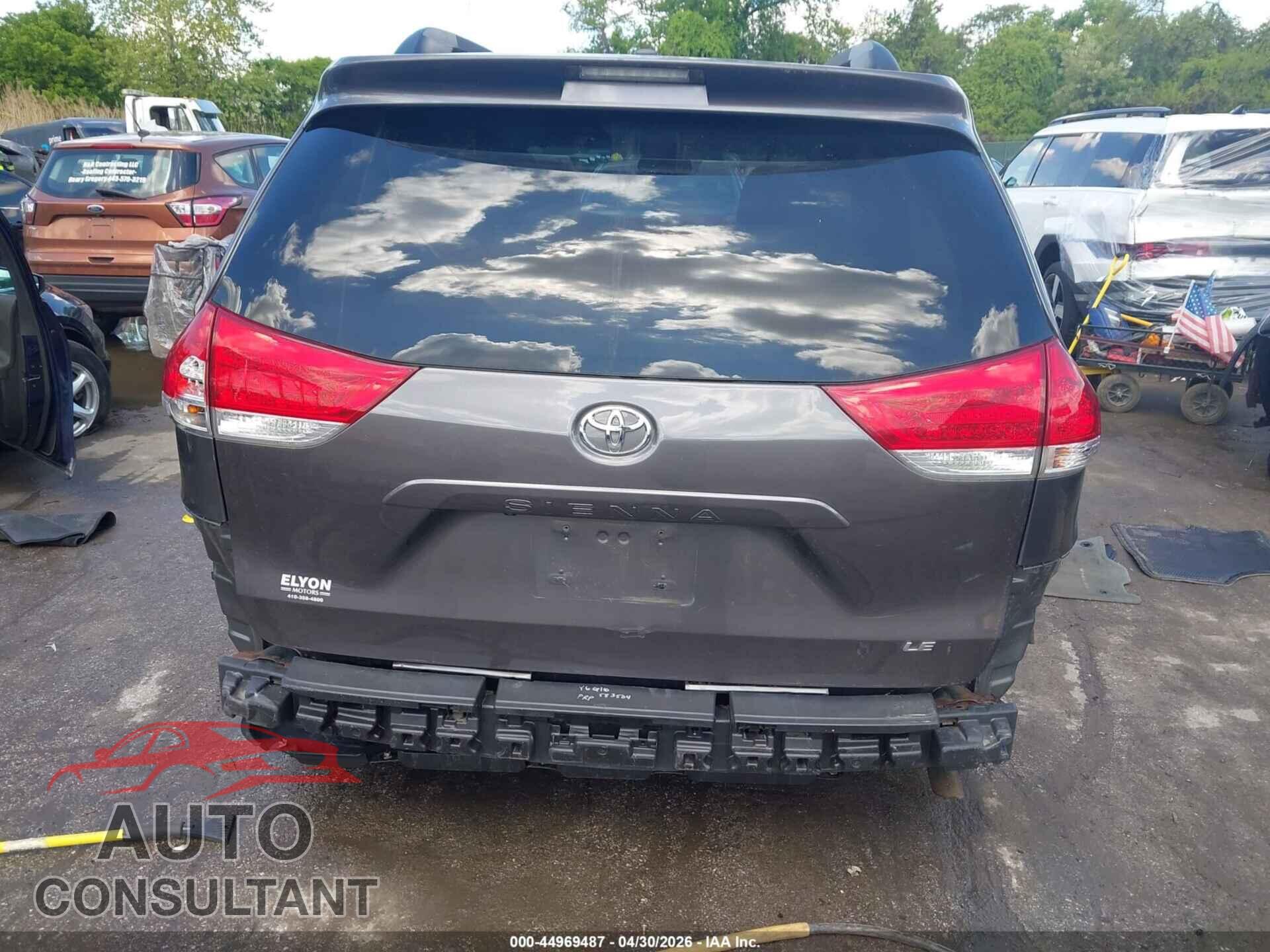 TOYOTA SIENNA 2013 - 5TDKK3DC8DS374464