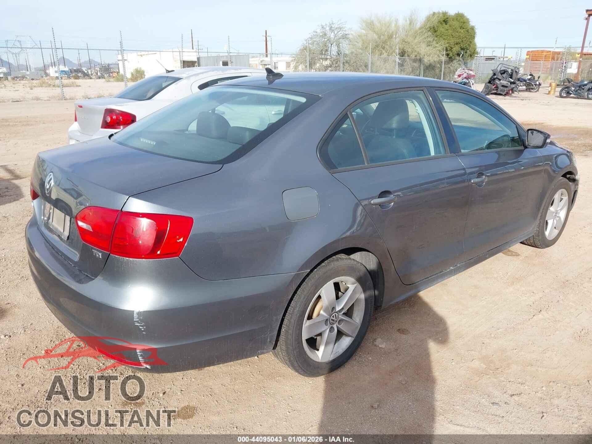 VOLKSWAGEN JETTA 2012 - 3VWLL7AJ9CM471454