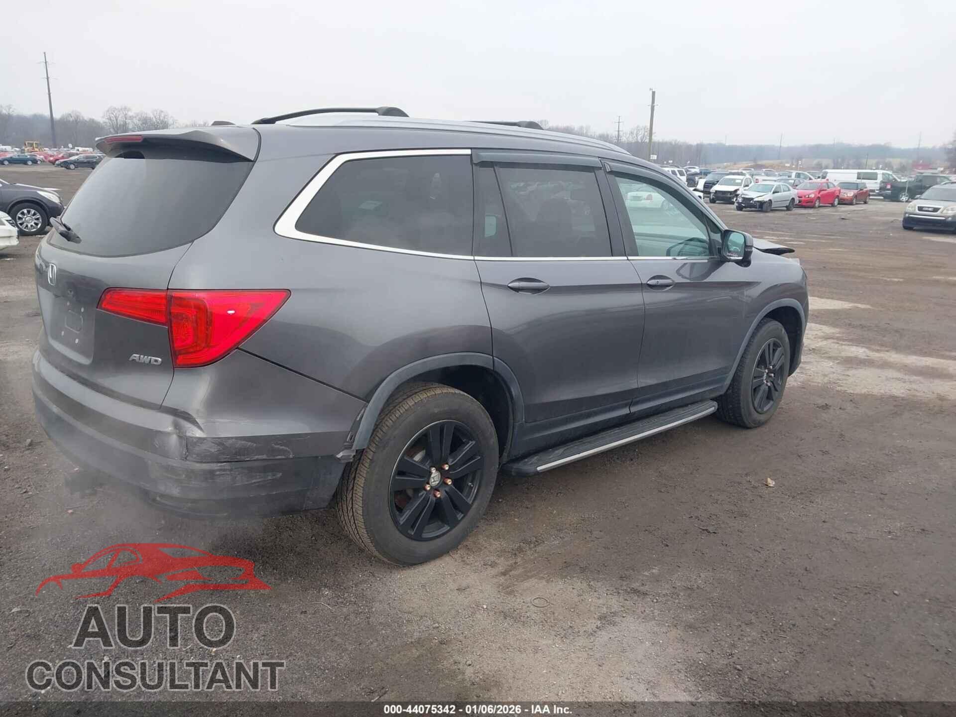 HONDA PILOT 2017 - 5FNYF6H59HB072882
