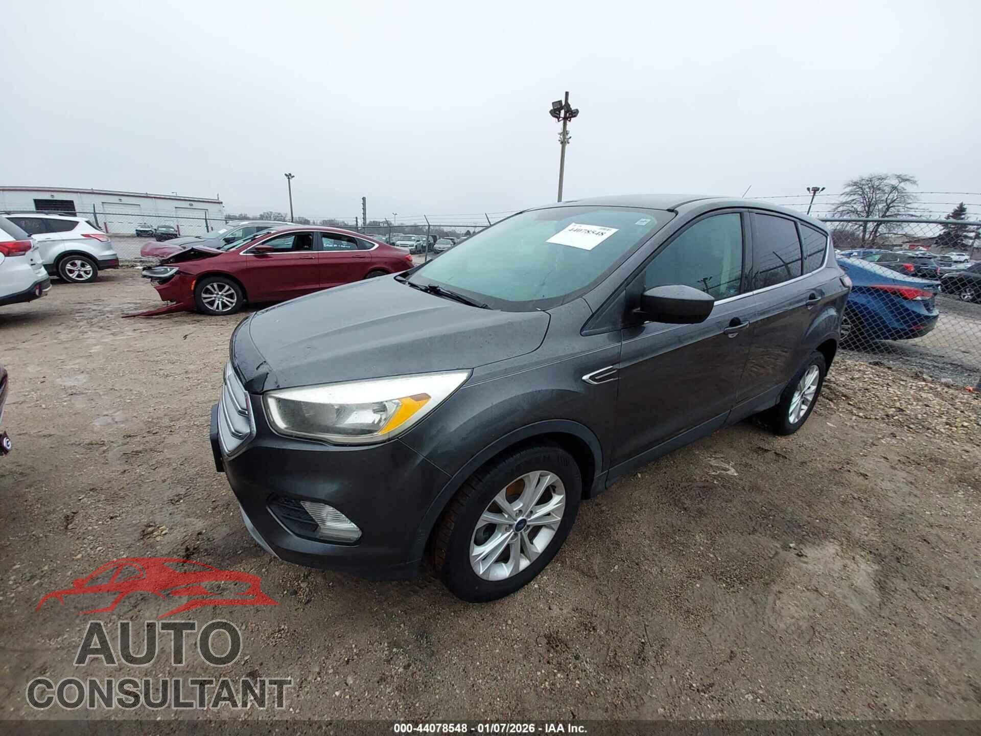 FORD ESCAPE 2017 - 1FMCU0GD0HUE86111