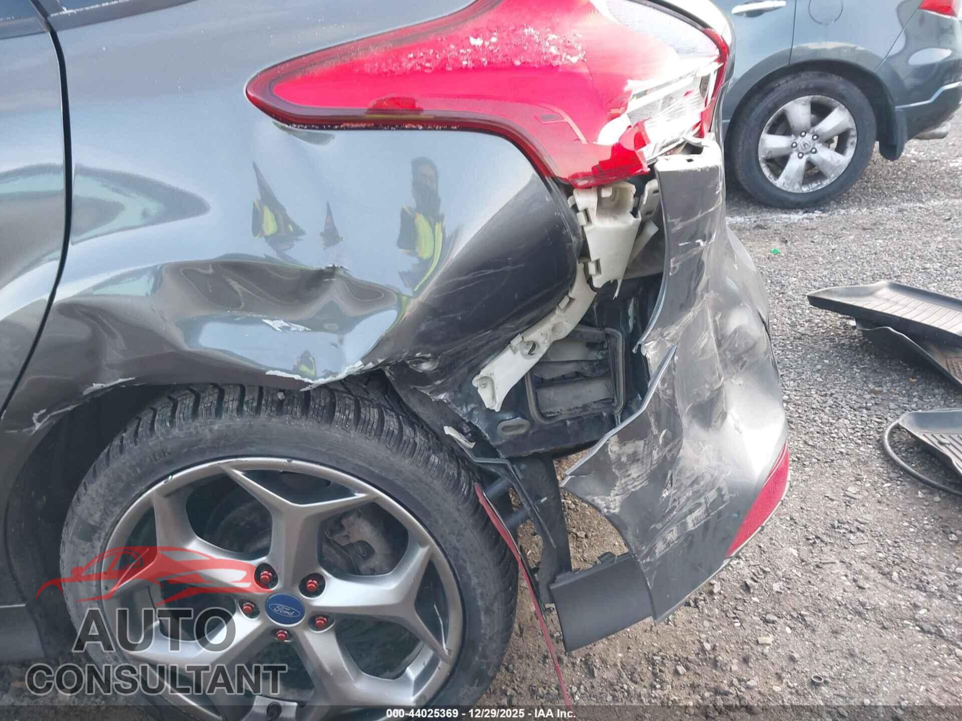 FORD FOCUS ST 2017 - 1FADP3L9XHL320676