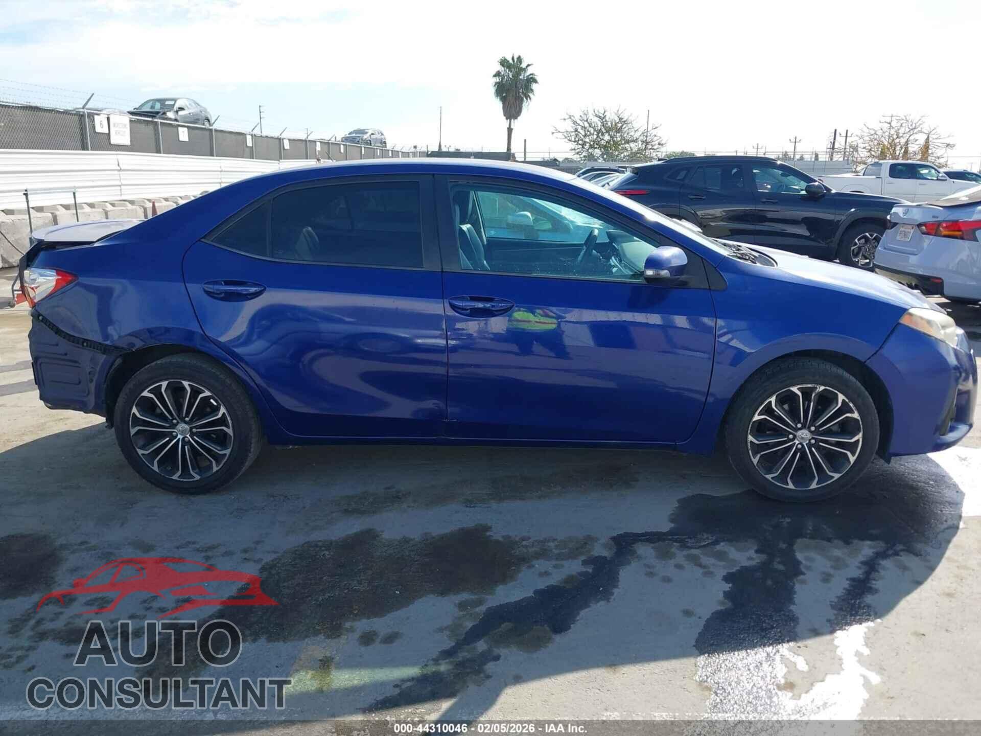 TOYOTA COROLLA 2015 - 5YFBURHE7FP319573