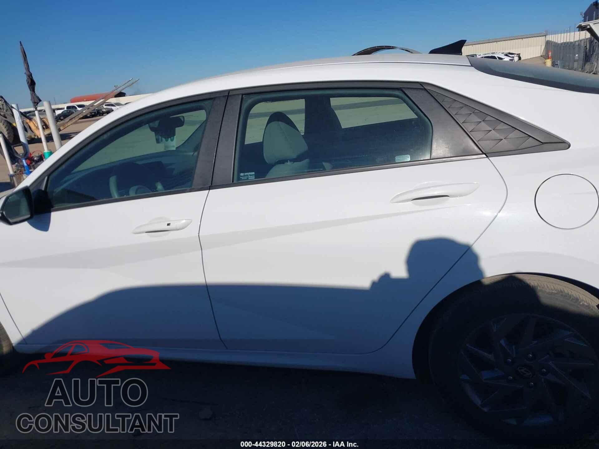 HYUNDAI ELANTRA 2024 - KMHLM4DG9RU821602
