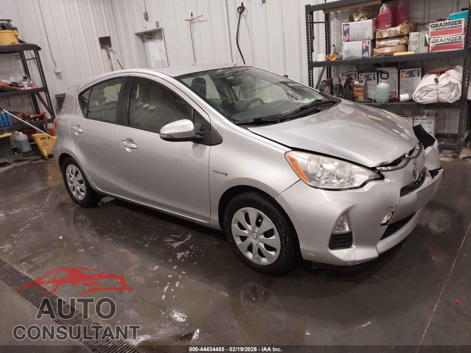 TOYOTA PRIUS C 2013 - JTDKDTB32D1053675