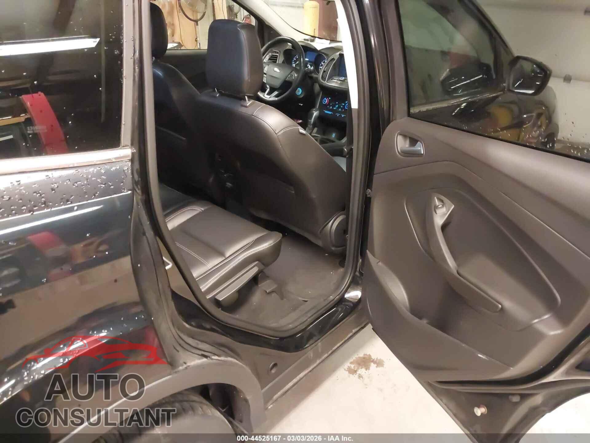 FORD ESCAPE 2018 - 1FMCU9HD6JUA01351