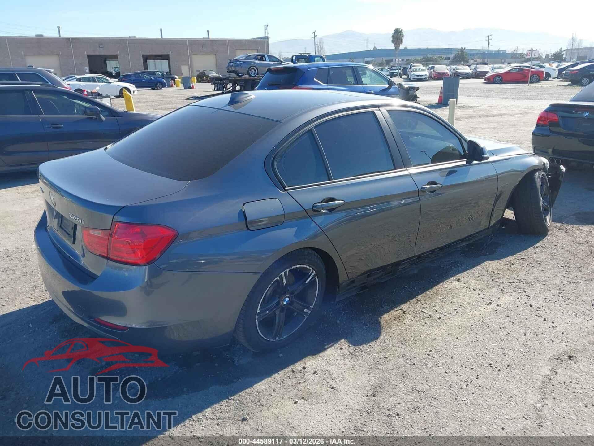 BMW 328I 2013 - WBA3B3G53DNR79769