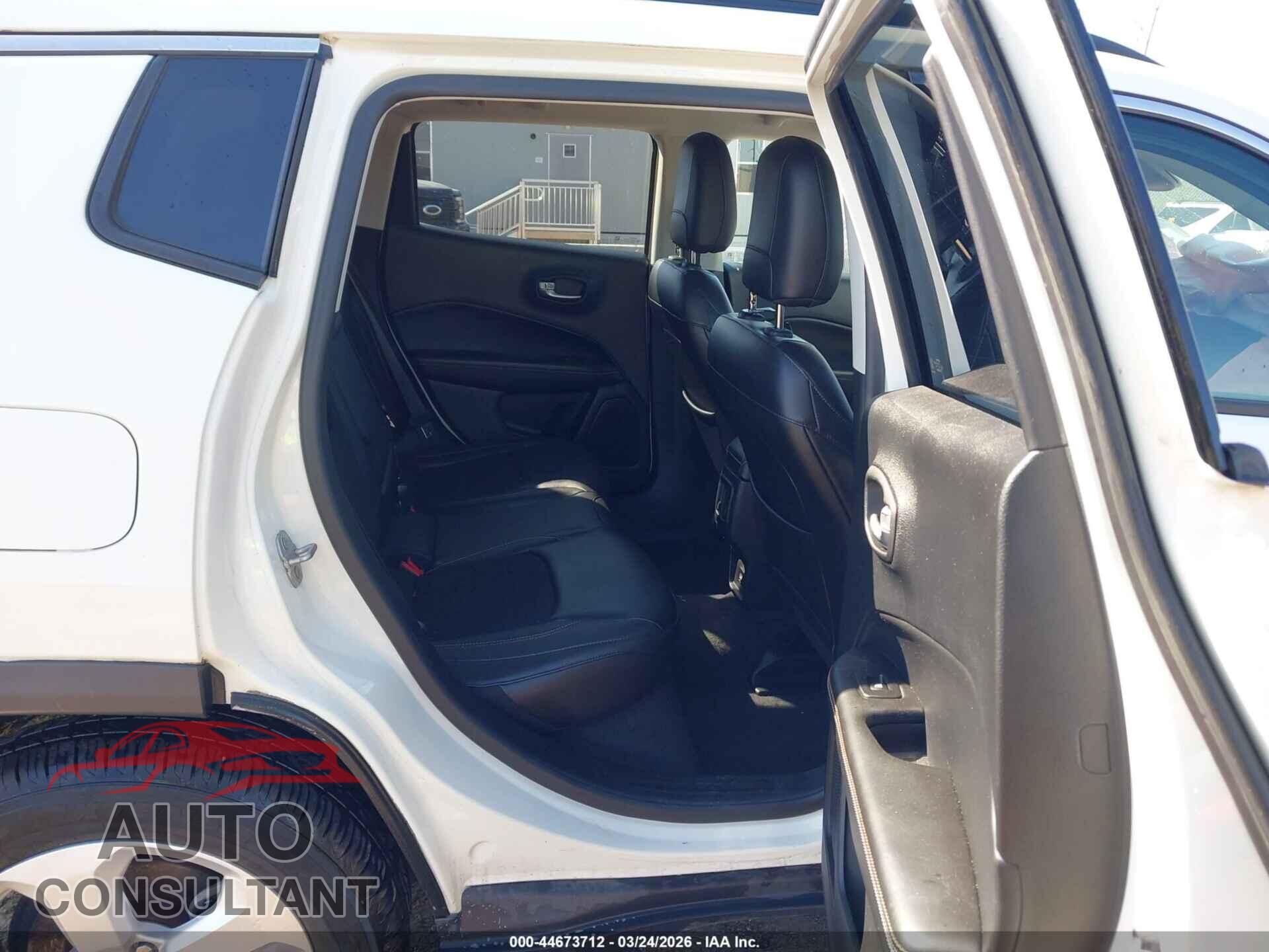 JEEP COMPASS 2018 - 3C4NJDBB3JT136491