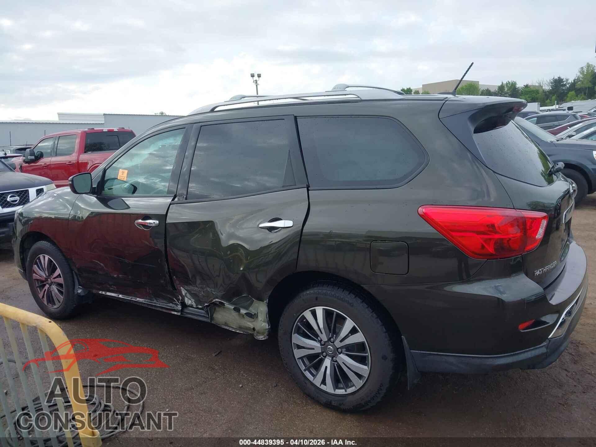 NISSAN PATHFINDER 2017 - 5N1DR2MMXHC607173