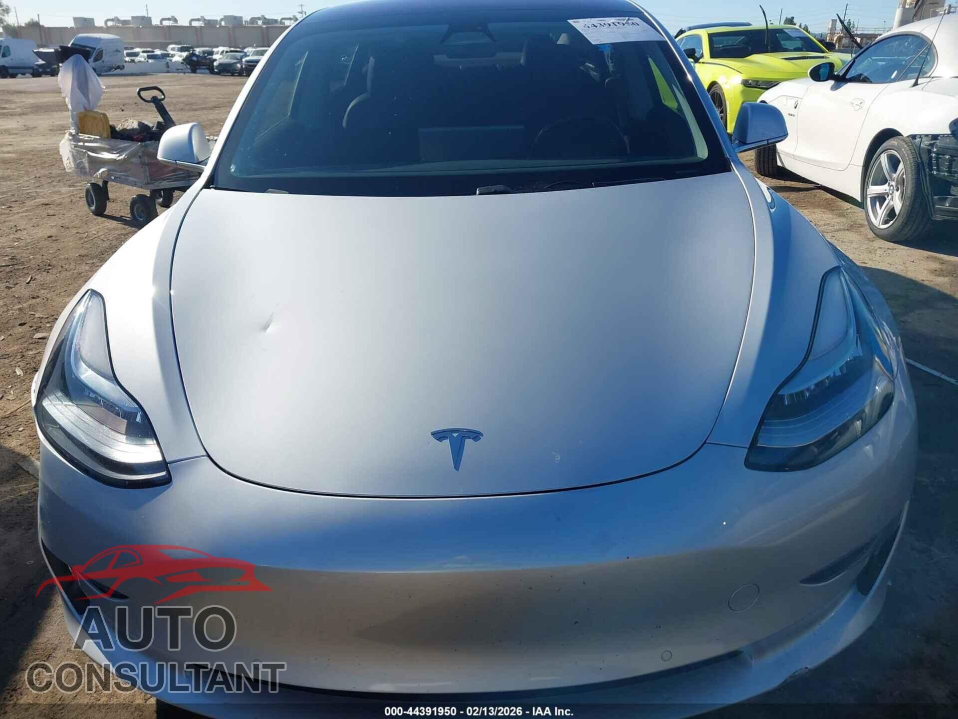 TESLA MODEL 3 2018 - 5YJ3E1EA1JF037521