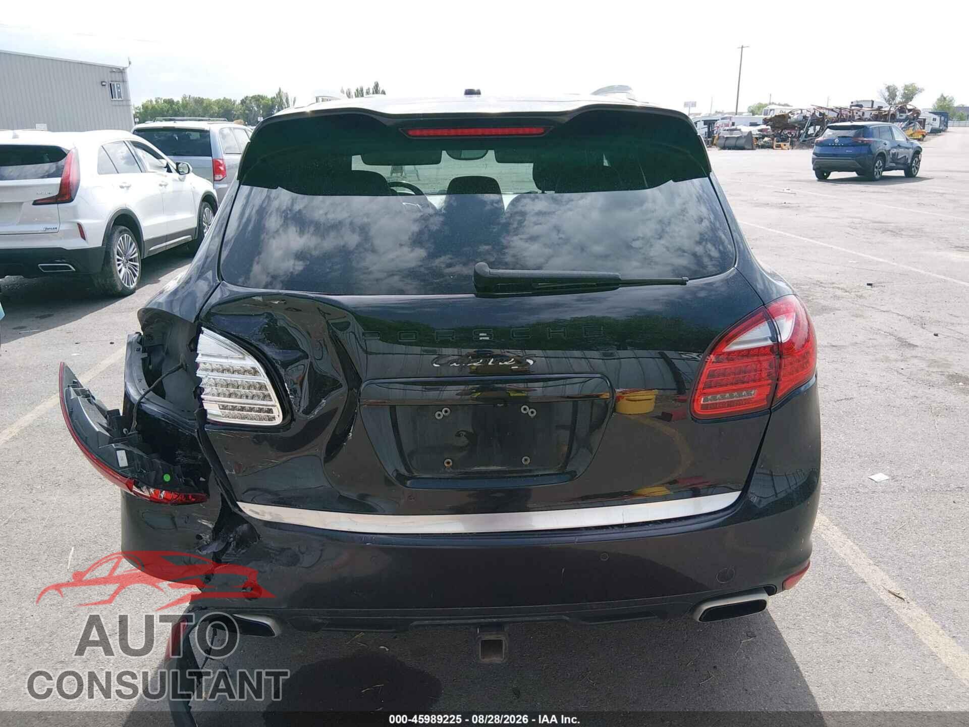 PORSCHE CAYENNE 2012 - WP1AB2A2XCLA41201