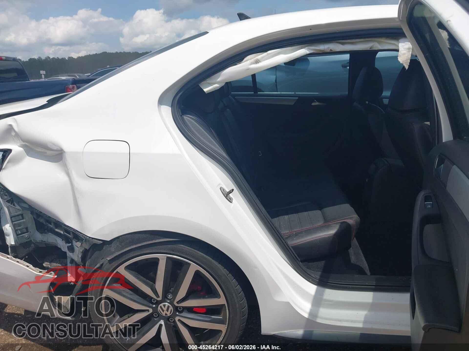 VOLKSWAGEN JETTA 2013 - 3VW467AJ5DM247031