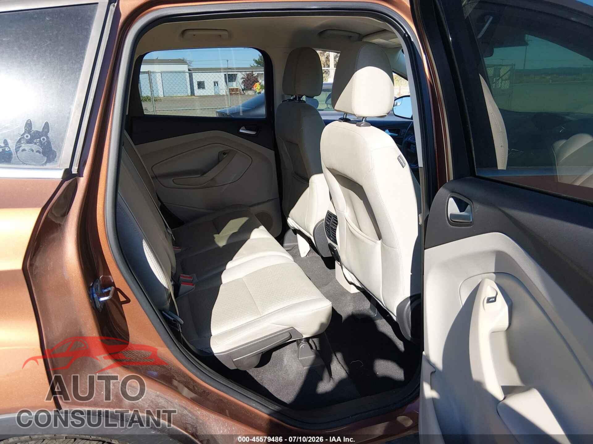 FORD ESCAPE 2017 - 1FMCU9GD2HUC25549