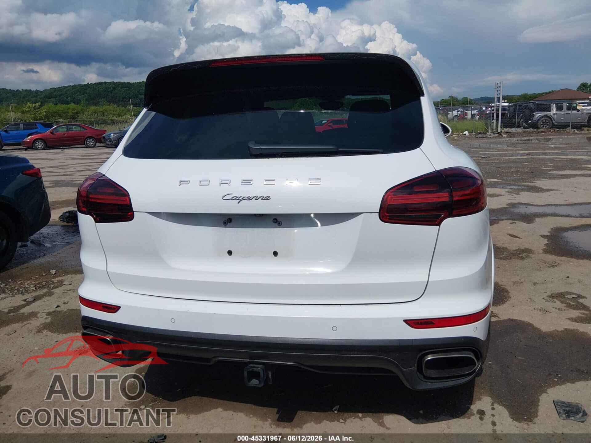 PORSCHE CAYENNE 2017 - WP1AA2A27HKA83289