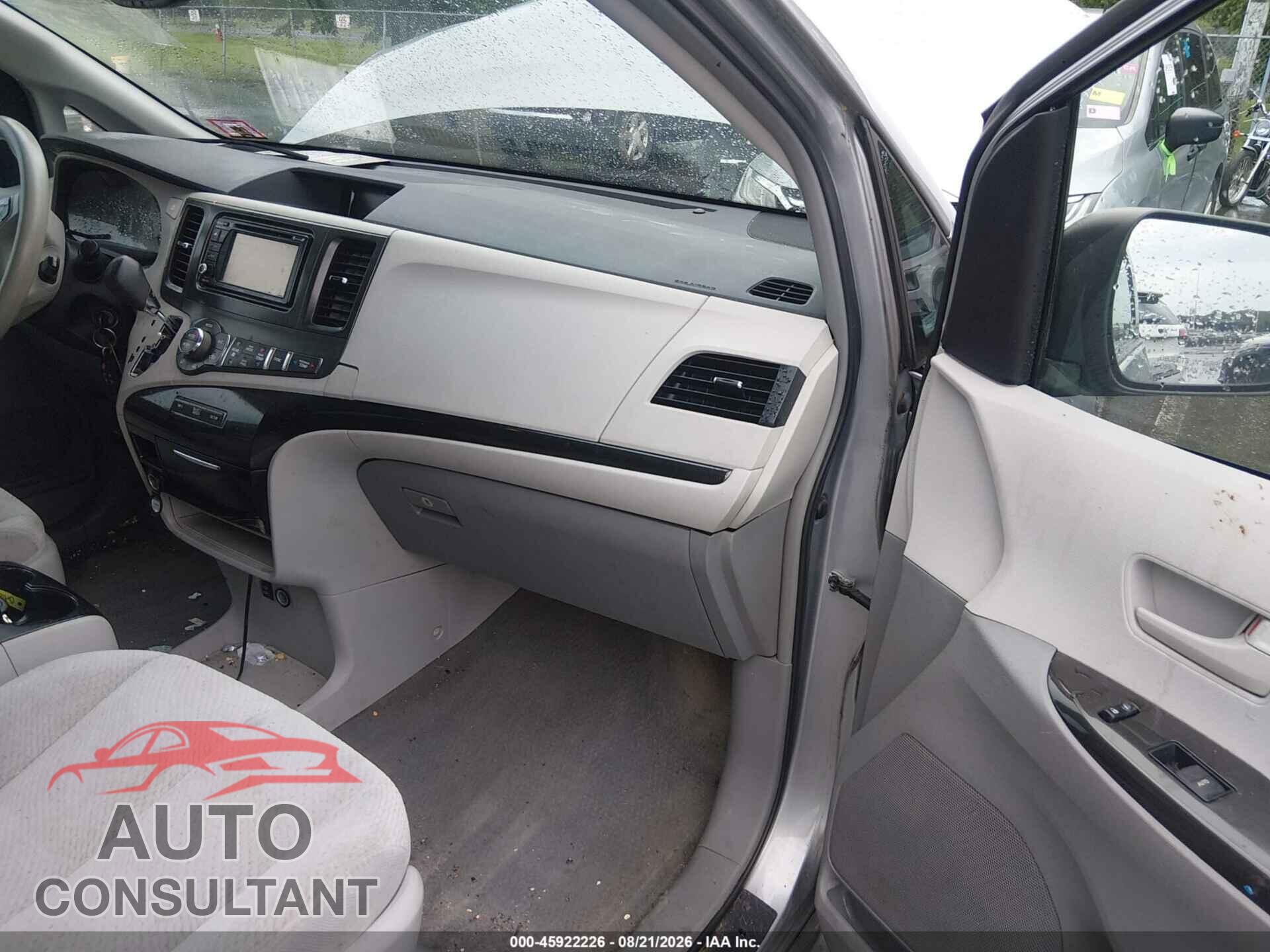 TOYOTA SIENNA 2013 - 5TDKK3DC8DS386114