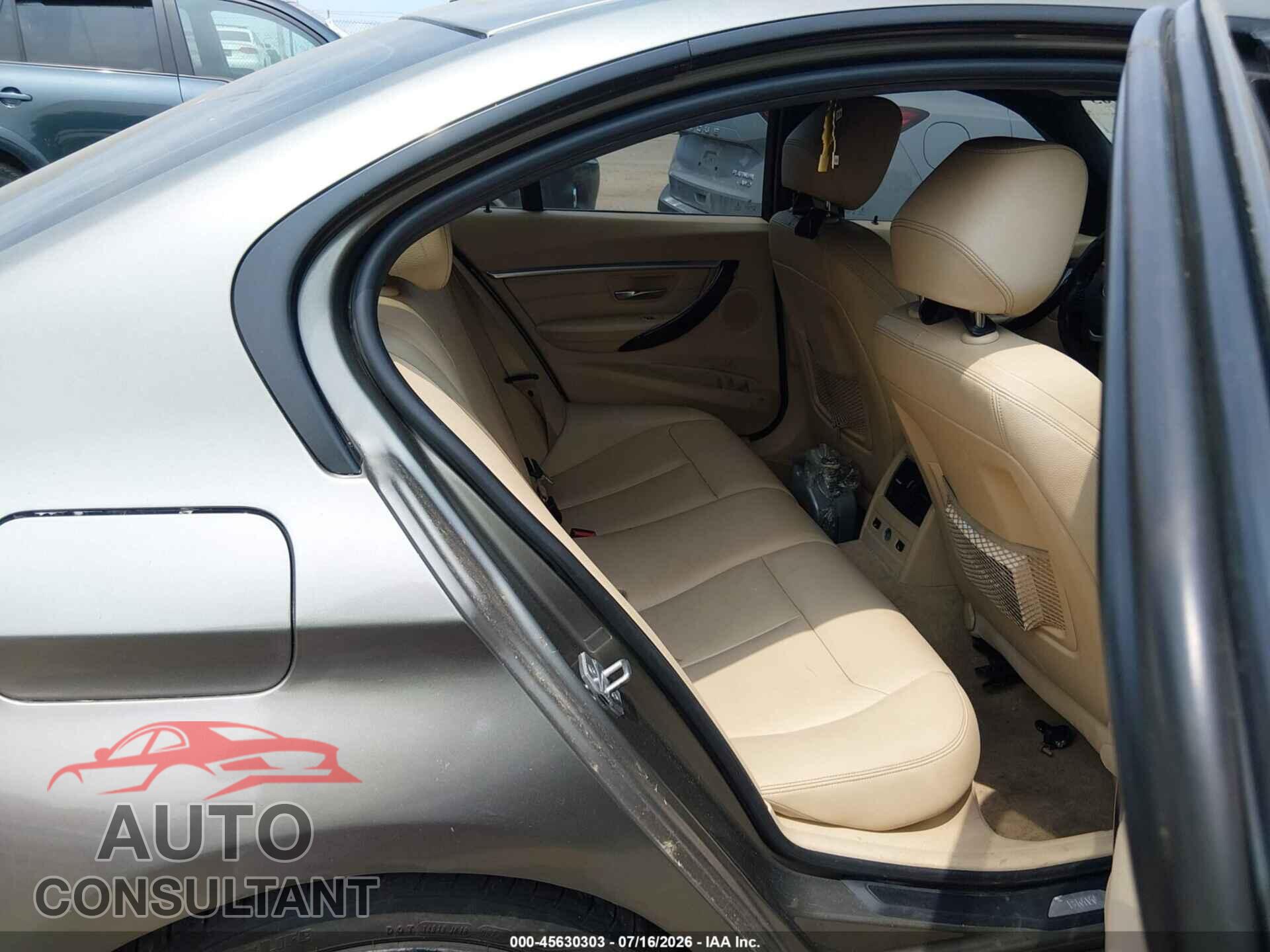 BMW 328I 2016 - WBA8E3G50GNU02151