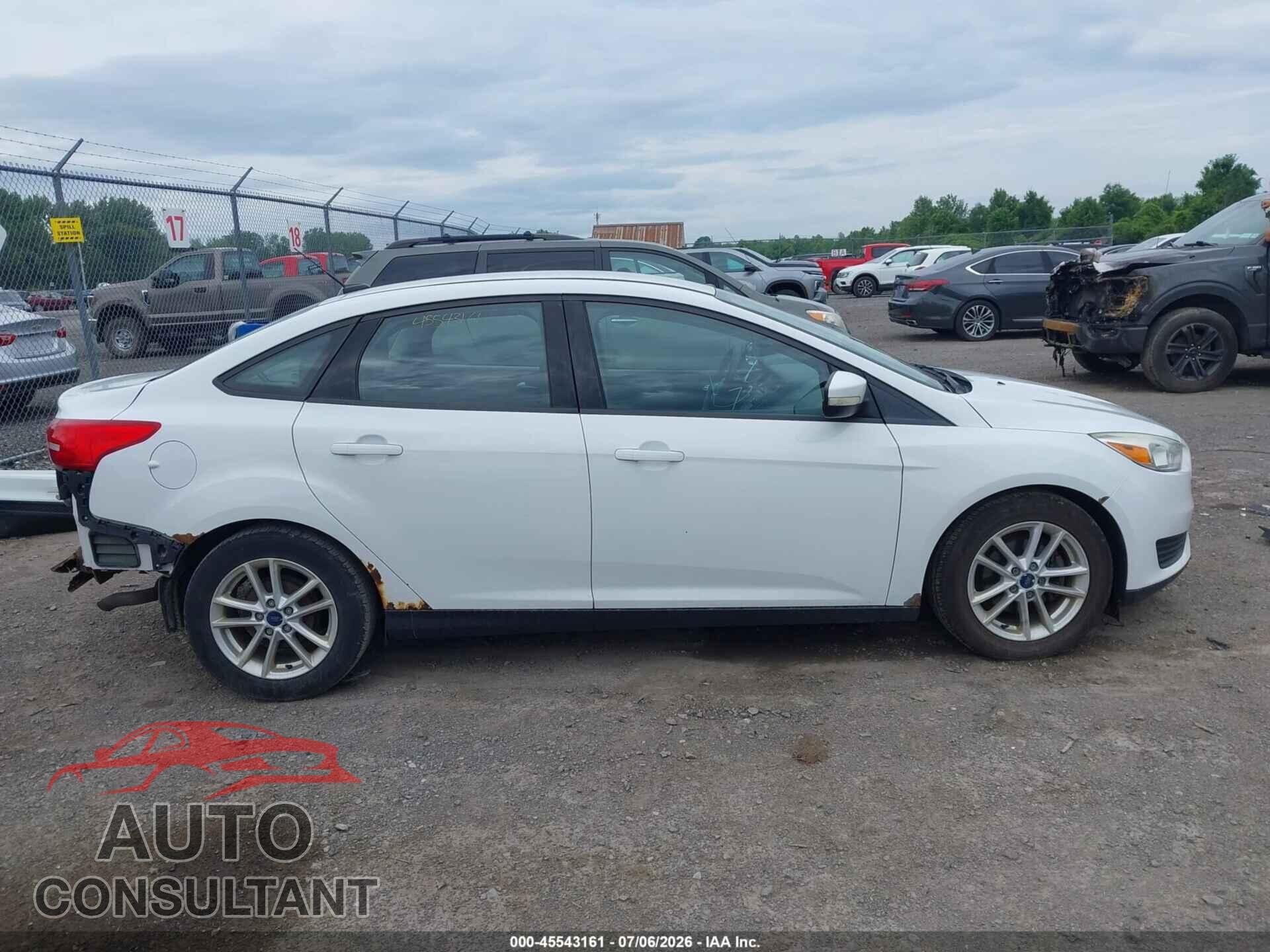 FORD FOCUS 2015 - 1FADP3F23FL301737