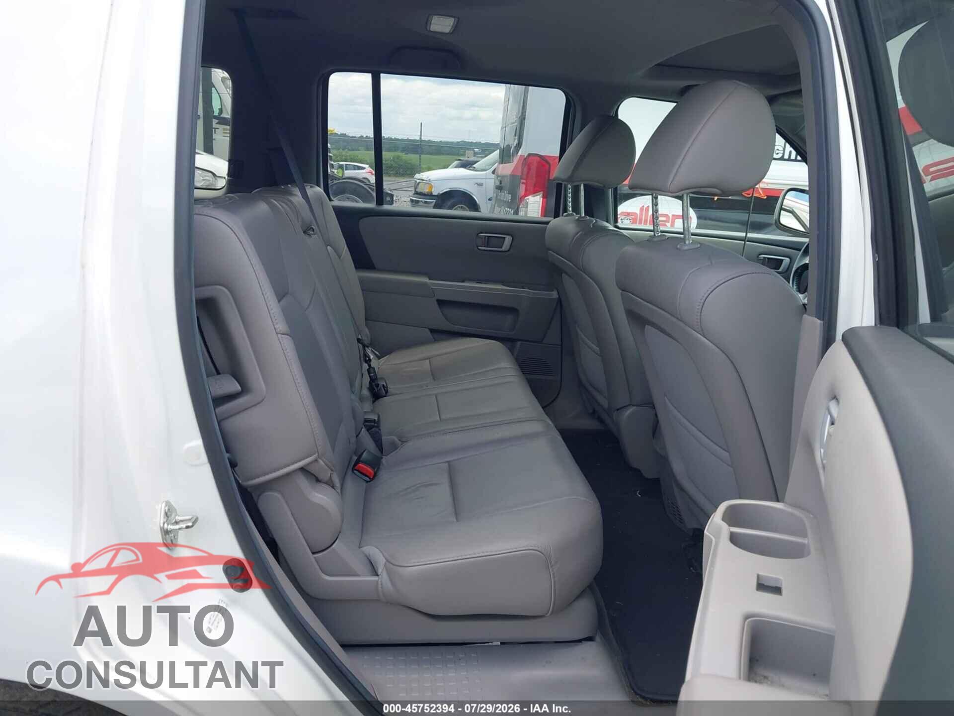HONDA PILOT 2013 - 5FNYF4H74DB071848
