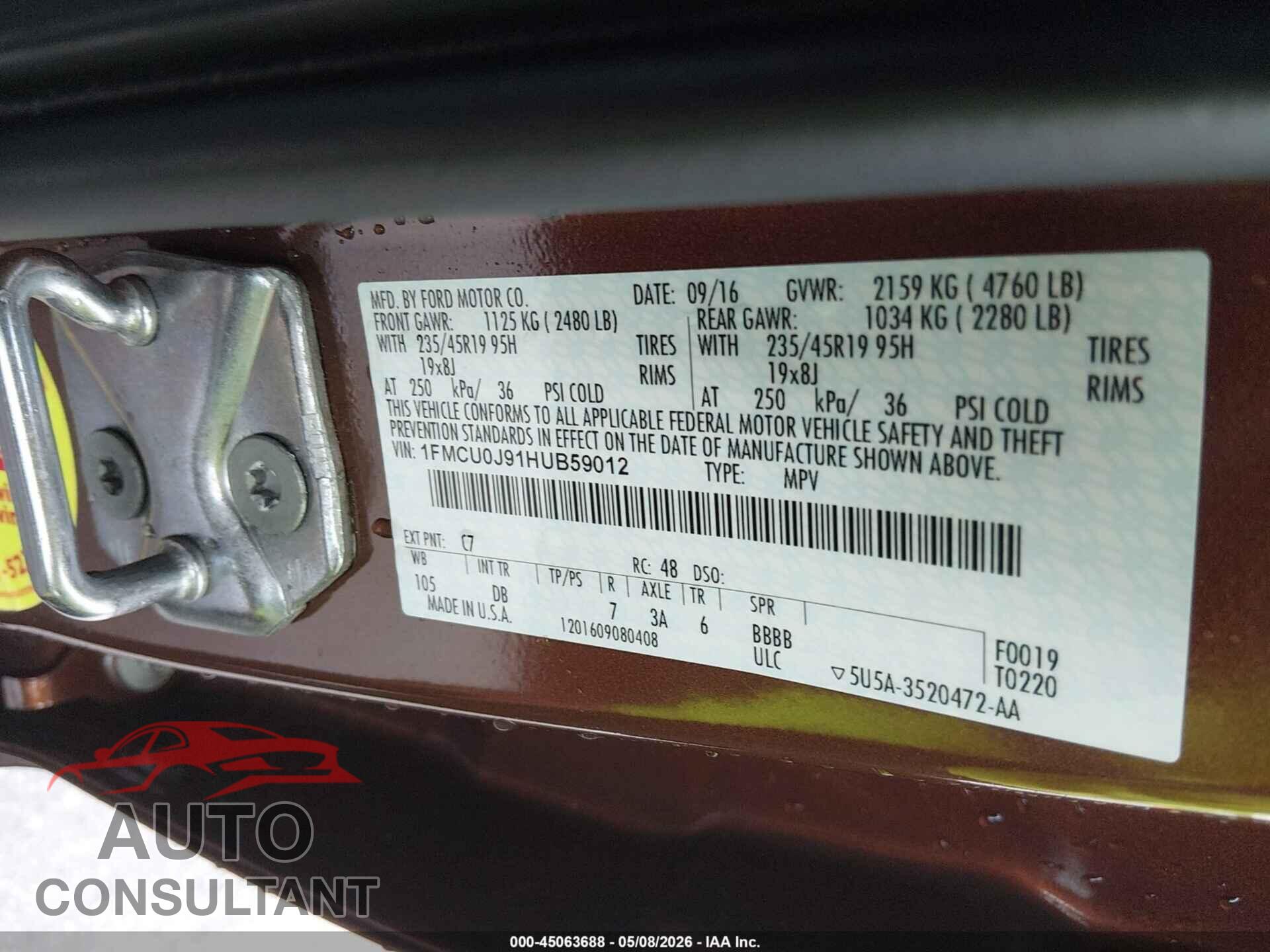 FORD ESCAPE 2017 - 1FMCU0J91HUB59012